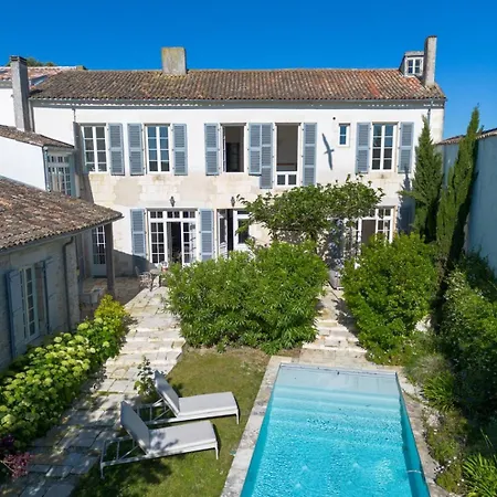 Batisse Historique Renovee Avec Piscine Chauffee Villa *